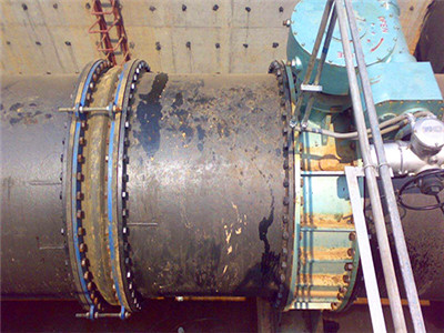 山東菏澤電廠擴(kuò)建工程室外安裝伸縮接頭施工現(xiàn)場(chǎng).jpg